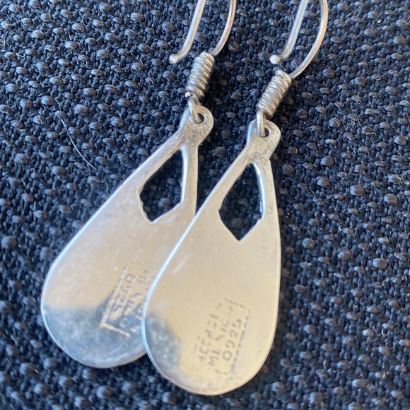 Hecho en Mexico sterling silver crushed Turquoise dangle earrings - Picture 5 of 6